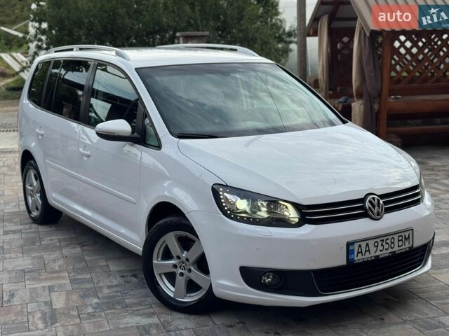 Білий Фольксваген Туран, об'ємом двигуна 1.97 л та пробігом 265 тис. км за 9900 $, фото 1 на Automoto.ua