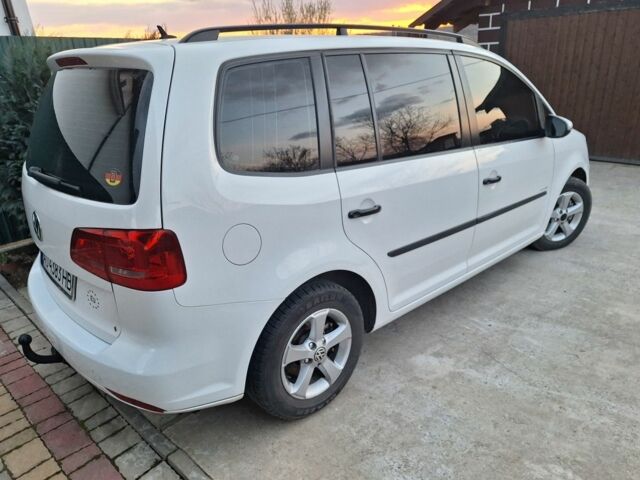 Білий Фольксваген Туран, об'ємом двигуна 1.6 л та пробігом 234 тис. км за 10200 $, фото 1 на Automoto.ua