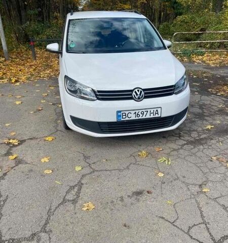 Белый Фольксваген Туран, объемом двигателя 1.6 л и пробегом 145 тыс. км за 10700 $, фото 1 на Automoto.ua