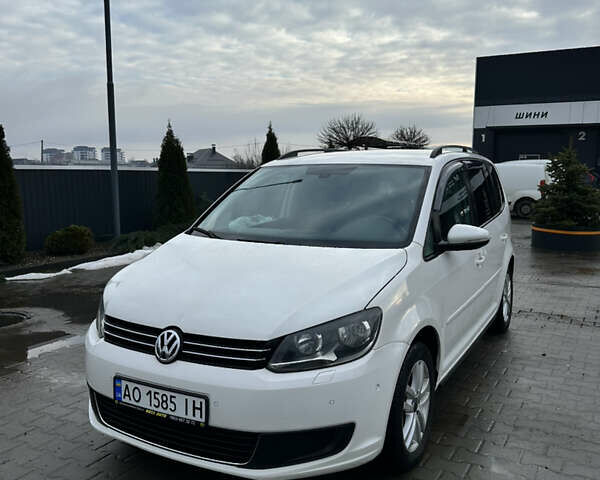 Білий Фольксваген Туран, об'ємом двигуна 1.6 л та пробігом 180 тис. км за 11700 $, фото 1 на Automoto.ua