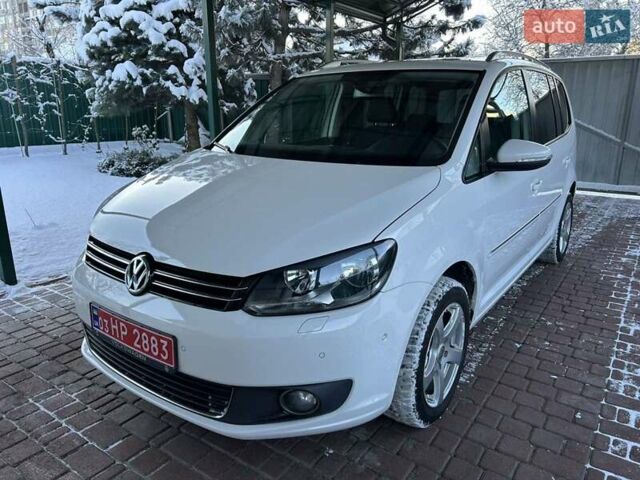 Белый Фольксваген Туран, объемом двигателя 1.4 л и пробегом 195 тыс. км за 9999 $, фото 1 на Automoto.ua
