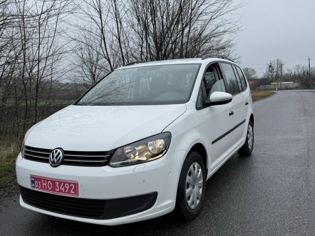 Белый Фольксваген Туран, объемом двигателя 1.4 л и пробегом 223 тыс. км за 9499 $, фото 1 на Automoto.ua