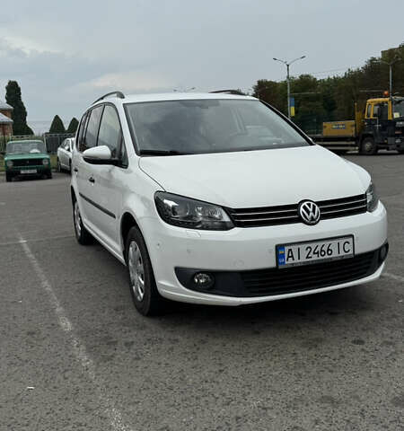 Белый Фольксваген Туран, объемом двигателя 1.6 л и пробегом 167 тыс. км за 10700 $, фото 1 на Automoto.ua