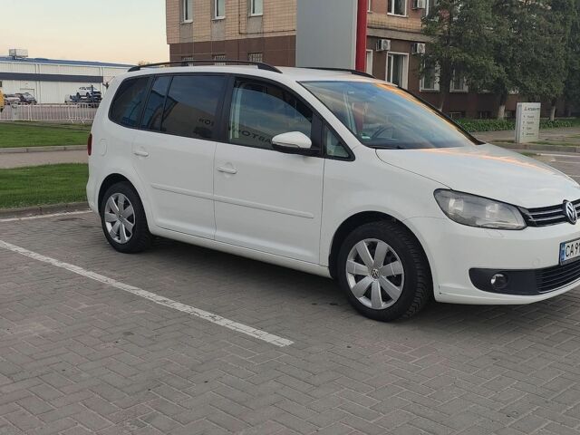 Білий Фольксваген Туран, об'ємом двигуна 1.97 л та пробігом 230 тис. км за 10700 $, фото 1 на Automoto.ua