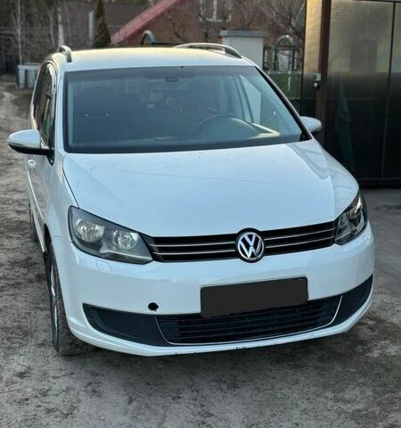 Белый Фольксваген Туран, объемом двигателя 1.4 л и пробегом 284 тыс. км за 7900 $, фото 1 на Automoto.ua