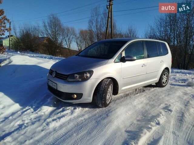 Белый Фольксваген Туран, объемом двигателя 1.6 л и пробегом 308 тыс. км за 7900 $, фото 1 на Automoto.ua