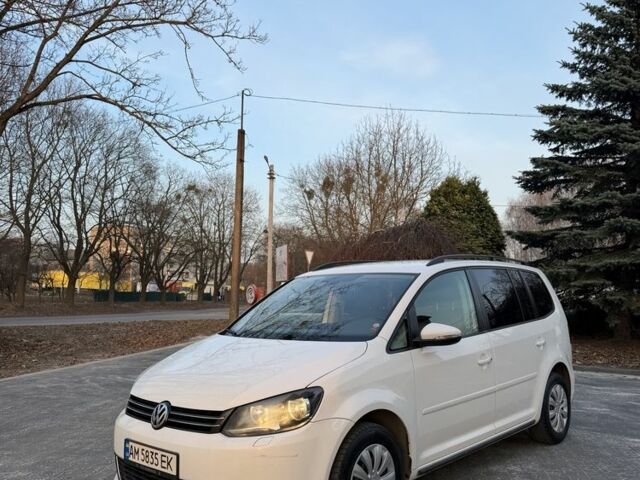 Білий Фольксваген Туран, об'ємом двигуна 1.6 л та пробігом 280 тис. км за 7950 $, фото 1 на Automoto.ua