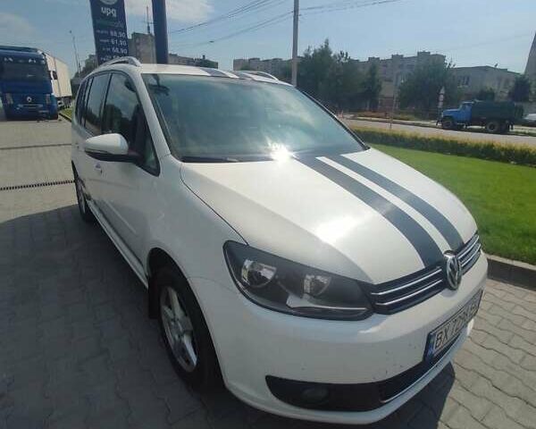 Белый Фольксваген Туран, объемом двигателя 1.6 л и пробегом 370 тыс. км за 11500 $, фото 1 на Automoto.ua