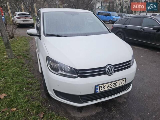 Белый Фольксваген Туран, объемом двигателя 1.97 л и пробегом 232 тыс. км за 13300 $, фото 1 на Automoto.ua