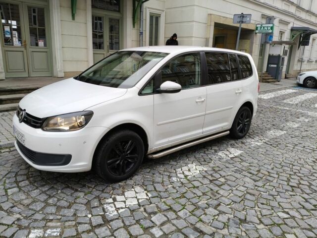 Белый Фольксваген Туран, объемом двигателя 0 л и пробегом 277 тыс. км за 5750 $, фото 1 на Automoto.ua