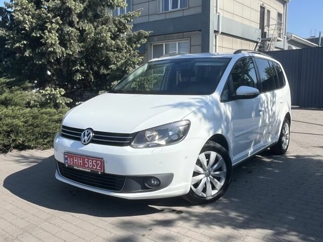 Белый Фольксваген Туран, объемом двигателя 1.6 л и пробегом 240 тыс. км за 12950 $, фото 1 на Automoto.ua