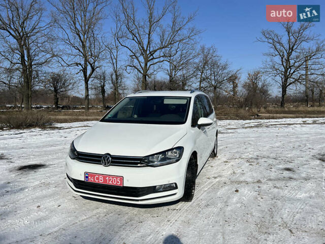 Білий Фольксваген Туран, об'ємом двигуна 1.6 л та пробігом 217 тис. км за 15500 $, фото 1 на Automoto.ua