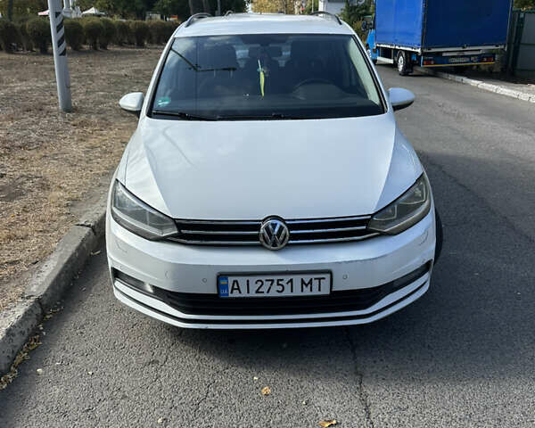 Белый Фольксваген Туран, объемом двигателя 1.97 л и пробегом 390 тыс. км за 12900 $, фото 1 на Automoto.ua