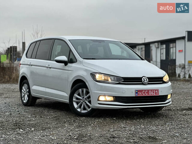 Белый Фольксваген Туран, объемом двигателя 1.6 л и пробегом 252 тыс. км за 14000 $, фото 1 на Automoto.ua
