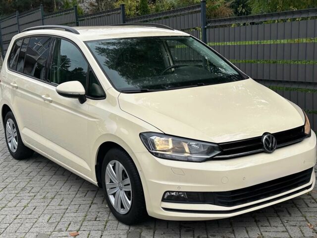 Білий Фольксваген Туран, об'ємом двигуна 2 л та пробігом 68 тис. км за 5500 $, фото 1 на Automoto.ua