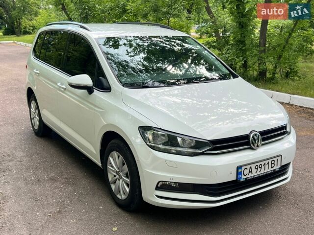 Белый Фольксваген Туран, объемом двигателя 1.97 л и пробегом 160 тыс. км за 16900 $, фото 1 на Automoto.ua