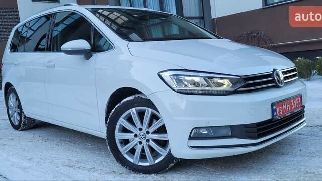 Белый Фольксваген Туран, объемом двигателя 1.97 л и пробегом 218 тыс. км за 16900 $, фото 1 на Automoto.ua