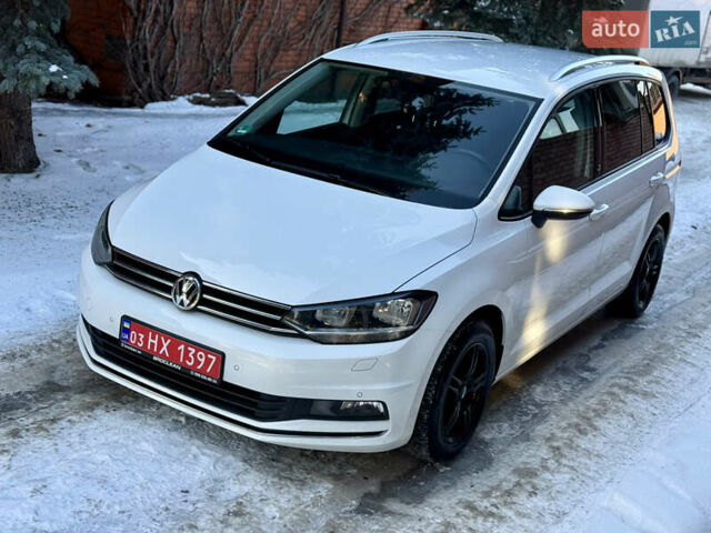 Білий Фольксваген Туран, об'ємом двигуна 1.6 л та пробігом 238 тис. км за 15299 $, фото 1 на Automoto.ua