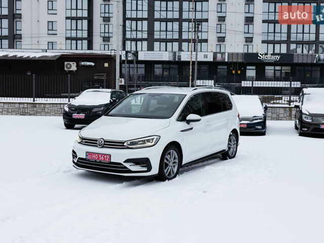 Белый Фольксваген Туран, объемом двигателя 2 л и пробегом 286 тыс. км за 19300 $, фото 1 на Automoto.ua