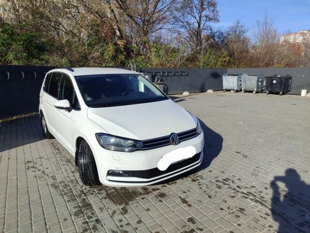 Белый Фольксваген Туран, объемом двигателя 2 л и пробегом 190 тыс. км за 19500 $, фото 1 на Automoto.ua