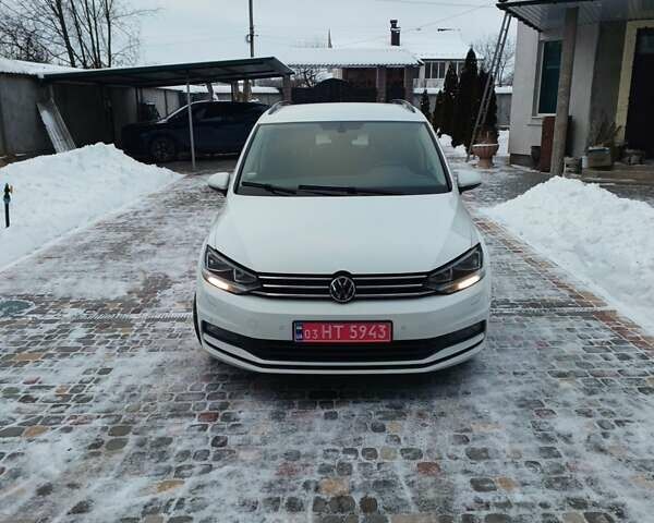 Белый Фольксваген Туран, объемом двигателя 2 л и пробегом 263 тыс. км за 21700 $, фото 1 на Automoto.ua