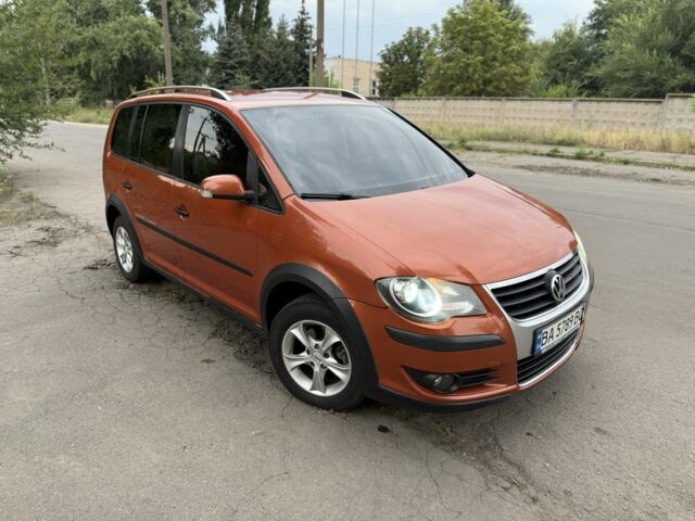 Бежевый Фольксваген Туран, объемом двигателя 1.4 л и пробегом 230 тыс. км за 5999 $, фото 1 на Automoto.ua