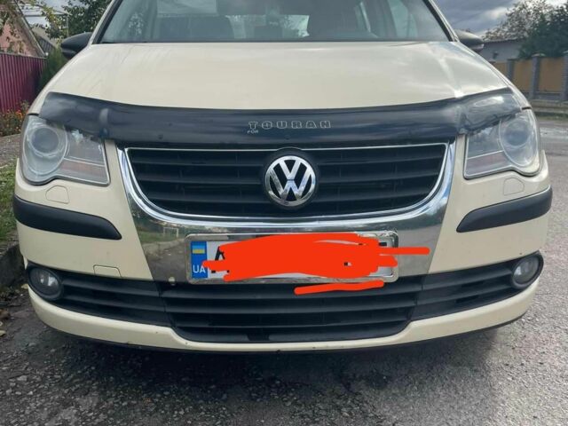 Бежевий Фольксваген Туран, об'ємом двигуна 2 л та пробігом 270 тис. км за 6900 $, фото 1 на Automoto.ua