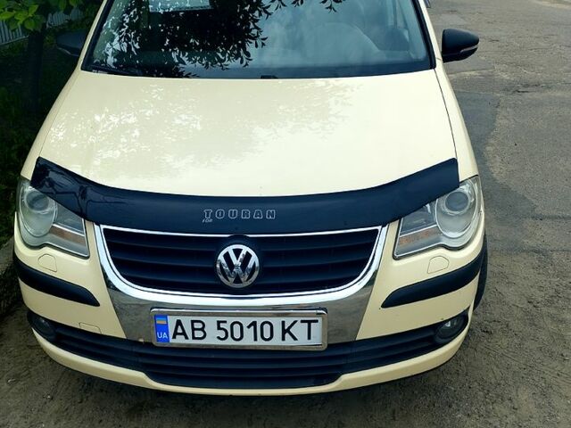 Бежевий Фольксваген Туран, об'ємом двигуна 1.9 л та пробігом 266 тис. км за 7300 $, фото 1 на Automoto.ua