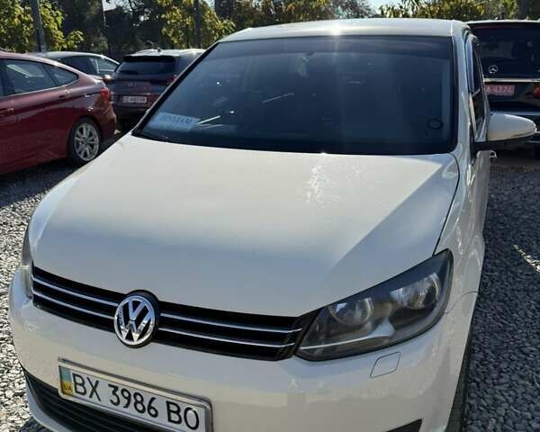 Бежевый Фольксваген Туран, объемом двигателя 1.6 л и пробегом 320 тыс. км за 8200 $, фото 1 на Automoto.ua