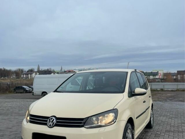 Бежевый Фольксваген Туран, объемом двигателя 2 л и пробегом 280 тыс. км за 4200 $, фото 1 на Automoto.ua