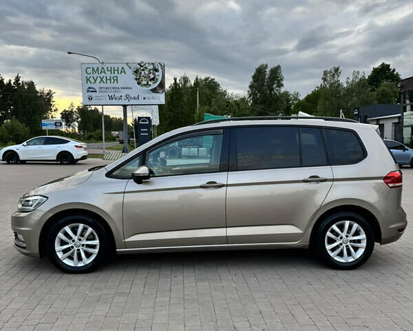 Бежевий Фольксваген Туран, об'ємом двигуна 0 л та пробігом 227 тис. км за 16000 $, фото 1 на Automoto.ua