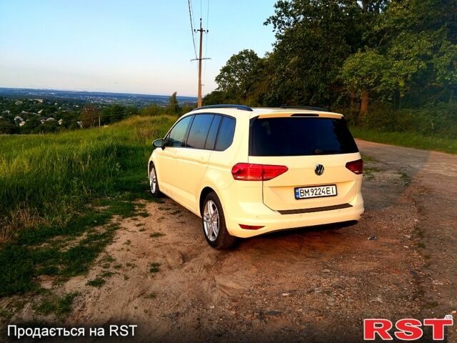 Фольксваген Туран 2017 в Харькове на Automoto.ua Бежевый Фольксваген Туран, объемом двигателя 2 л и пробегом 389 тыс. км за 13500 $, фото 1 на Automoto.ua