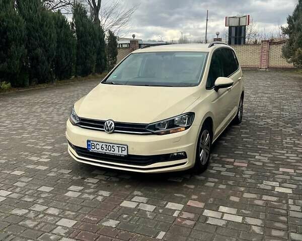 Бежевый Фольксваген Туран, объемом двигателя 1.97 л и пробегом 347 тыс. км за 12999 $, фото 1 на Automoto.ua