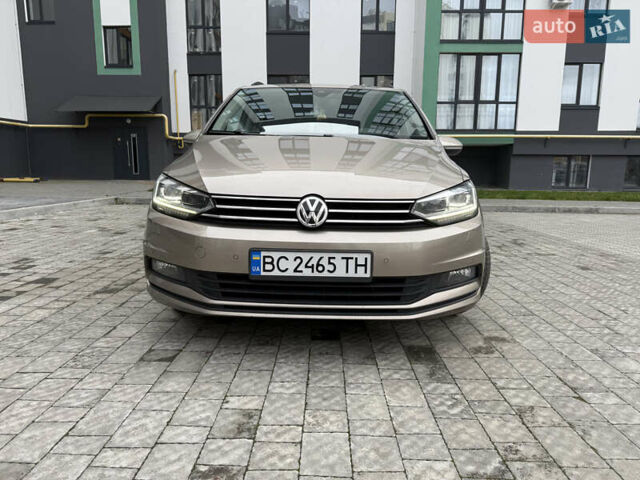 Бежевий Фольксваген Туран, об'ємом двигуна 1.6 л та пробігом 200 тис. км за 19800 $, фото 1 на Automoto.ua