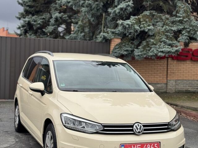 Бежевый Фольксваген Туран, объемом двигателя 0 л и пробегом 398 тыс. км за 13500 $, фото 1 на Automoto.ua