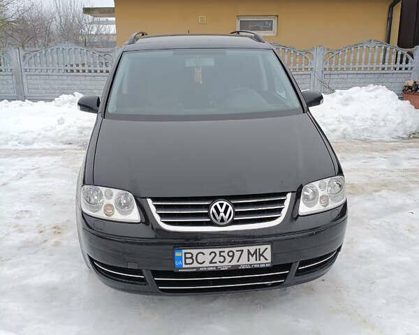 Чорний Фольксваген Туран, об'ємом двигуна 1.6 л та пробігом 315 тис. км за 5000 $, фото 1 на Automoto.ua