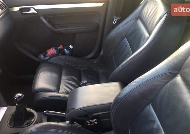 Черный Фольксваген Туран, объемом двигателя 1.97 л и пробегом 347 тыс. км за 5300 $, фото 1 на Automoto.ua