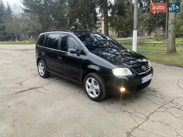 Чорний Фольксваген Туран, об'ємом двигуна 1.9 л та пробігом 390 тис. км за 6500 $, фото 1 на Automoto.ua