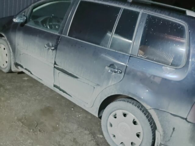 Черный Фольксваген Туран, объемом двигателя 0 л и пробегом 257 тыс. км за 7000 $, фото 1 на Automoto.ua