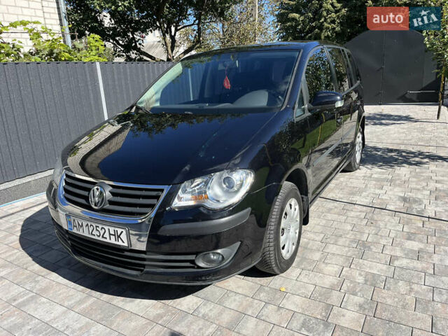 Чорний Фольксваген Туран, об'ємом двигуна 1.6 л та пробігом 227 тис. км за 7500 $, фото 1 на Automoto.ua