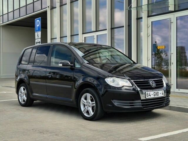 Черный Фольксваген Туран, объемом двигателя 0.19 л и пробегом 270 тыс. км за 2850 $, фото 1 на Automoto.ua