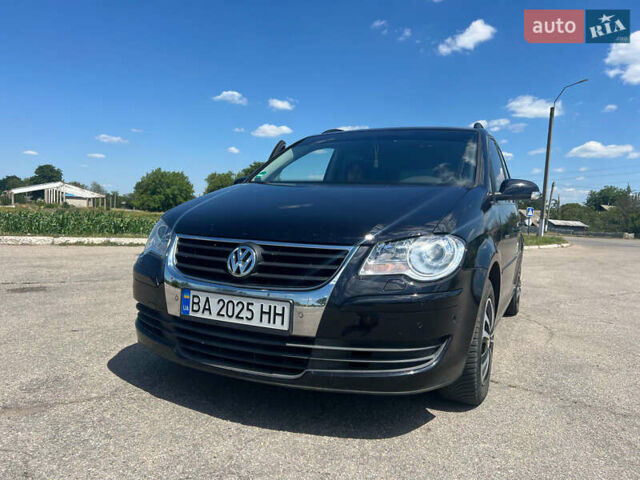 Чорний Фольксваген Туран, об'ємом двигуна 1.4 л та пробігом 186 тис. км за 8000 $, фото 1 на Automoto.ua