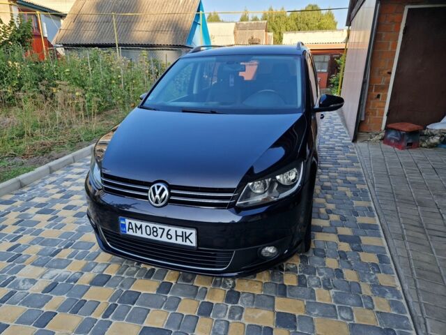 Чорний Фольксваген Туран, об'ємом двигуна 1.6 л та пробігом 273 тис. км за 9999 $, фото 1 на Automoto.ua