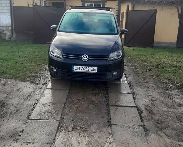Черный Фольксваген Туран, объемом двигателя 1.6 л и пробегом 222 тыс. км за 9500 $, фото 1 на Automoto.ua