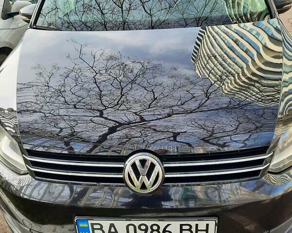 Черный Фольксваген Туран, объемом двигателя 1.6 л и пробегом 174 тыс. км за 13000 $, фото 1 на Automoto.ua