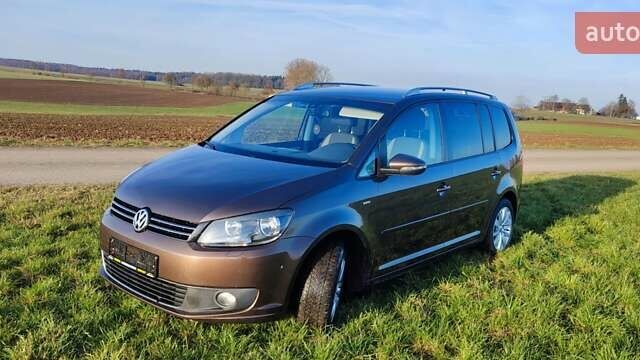 Коричневый Фольксваген Туран, объемом двигателя 2 л и пробегом 260 тыс. км за 8000 $, фото 1 на Automoto.ua