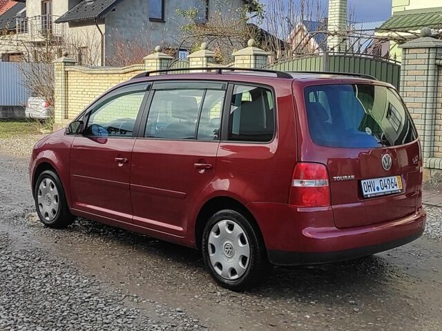 Червоний Фольксваген Туран, об'ємом двигуна 1.6 л та пробігом 177 тис. км за 5600 $, фото 1 на Automoto.ua