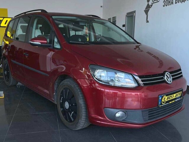 Красный Фольксваген Туран, объемом двигателя 1.6 л и пробегом 238 тыс. км за 9400 $, фото 1 на Automoto.ua