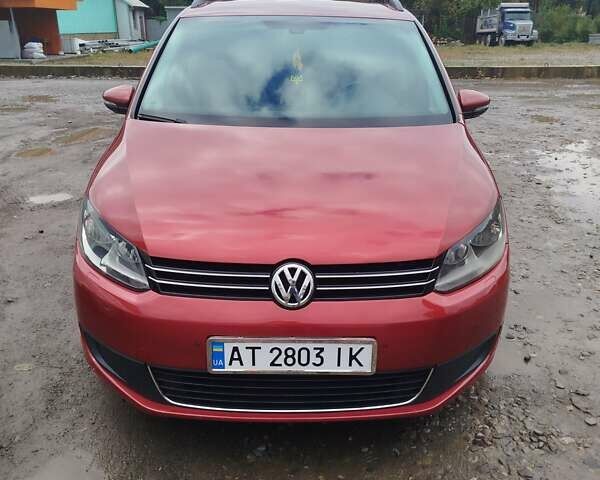 Красный Фольксваген Туран, объемом двигателя 1.4 л и пробегом 260 тыс. км за 9300 $, фото 1 на Automoto.ua