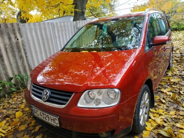 Фольксваген Туран 2004 в Кропивницком (Кировограде) на Automoto.ua Красный Фольксваген Туран, объемом двигателя 2 л и пробегом 360 тыс. км за 3499 $, фото 1 на Automoto.ua